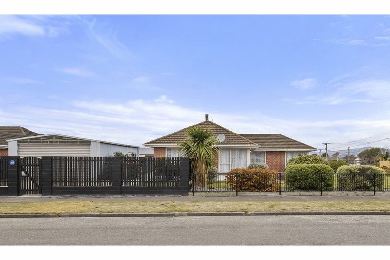 Photo of property in 60 Bournemouth Crescent, Aranui, Christchurch, 8061