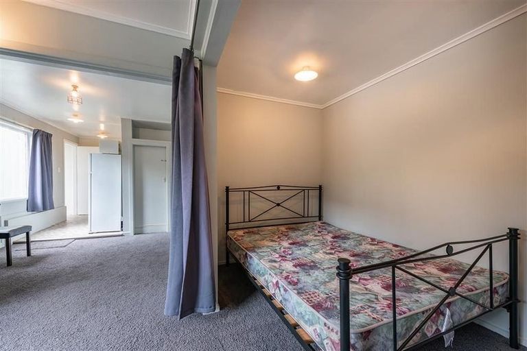 Photo of property in 58 Garden Road, Northland, Wellington, 6012