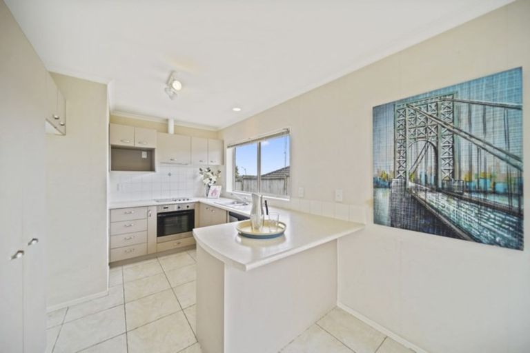 Photo of property in 7 Villino Place, Randwick Park, Auckland, 2105