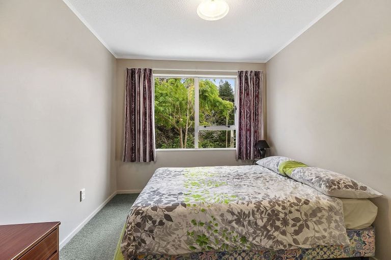 Photo of property in 15 Woolwich Close, Whitby, Porirua, 5024