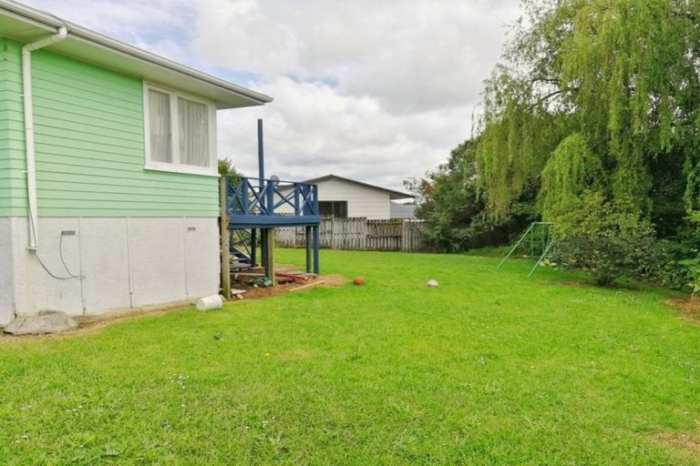Photo of property in 9 Martin Place, Kelston, Auckland, 0602