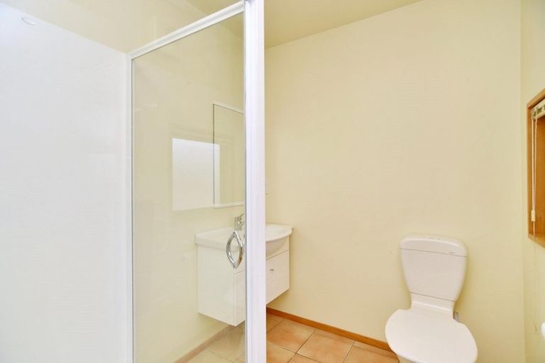 Photo of property in 114b Avonhead Road, Avonhead, Christchurch, 8042