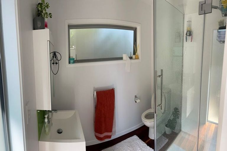 Photo of property in 3/27 Stanley Road, Glenfield, Auckland, 0629