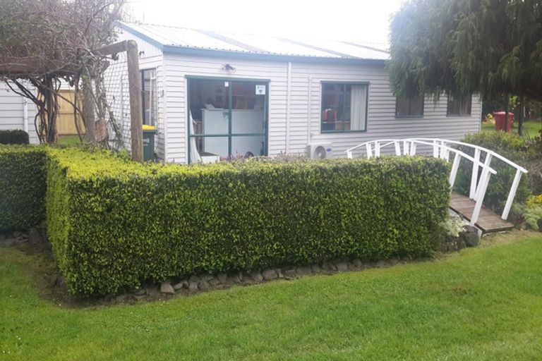 Photo of property in 13 Taupaki Road, Taupaki, Henderson, 0782