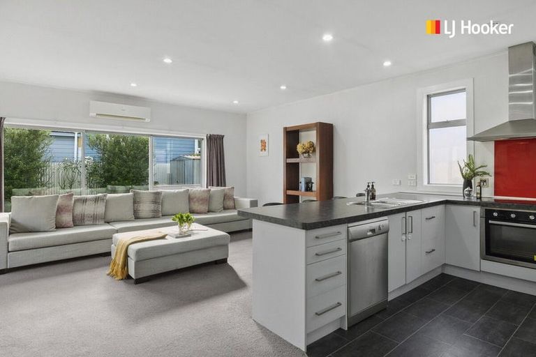 Photo of property in 77 Albert Street, Saint Clair, Dunedin, 9012