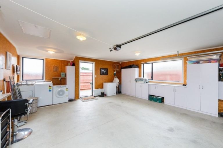 Photo of property in 4 Levi Place, Kelvin Grove, Palmerston North, 4414