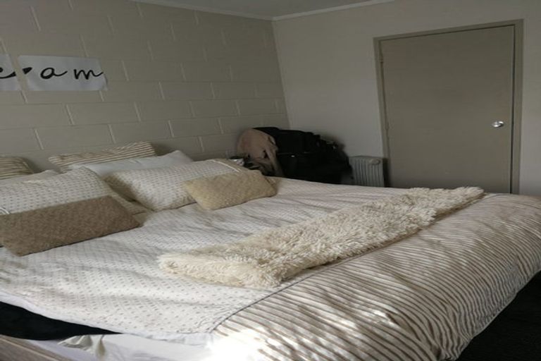 Photo of property in 1/58 Clayburn Road, Glen Eden, Auckland, 0602