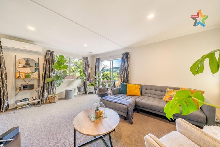Photo of property in 4 John Street, Stokes Valley, Lower Hutt, 5019