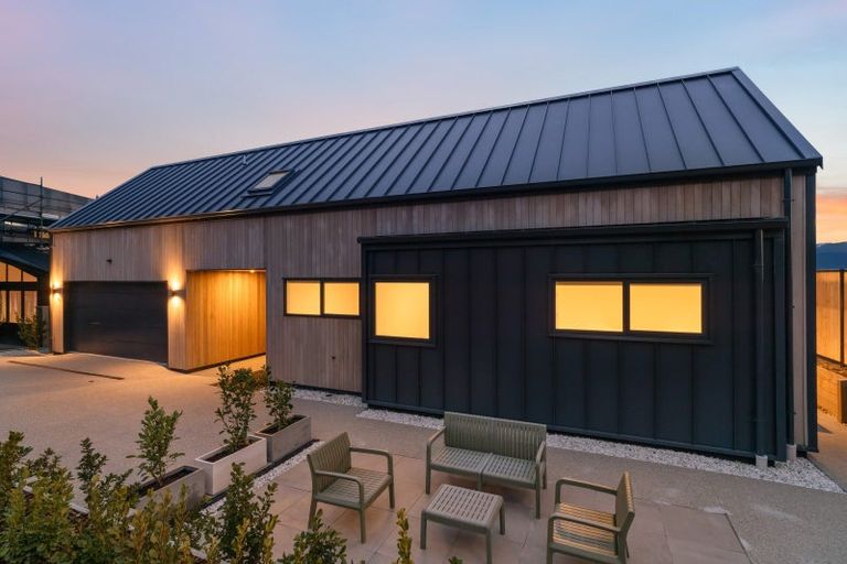 Photo of property in 101 Spur Ridge Rise, Jacks Point, 9371