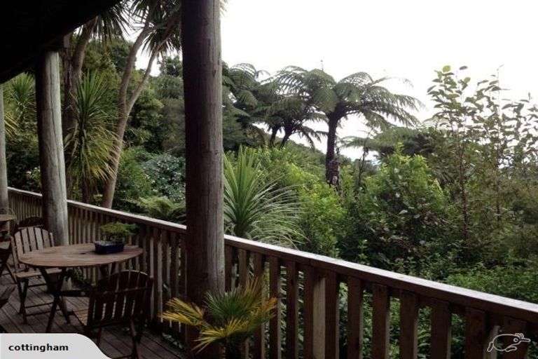 Photo of property in 122 Lone Kauri Road, Karekare, New Lynn, 0772