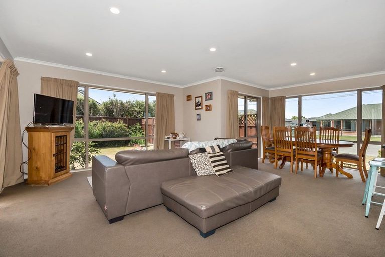 Photo of property in 19 Woodville Street, Leeston, 7632