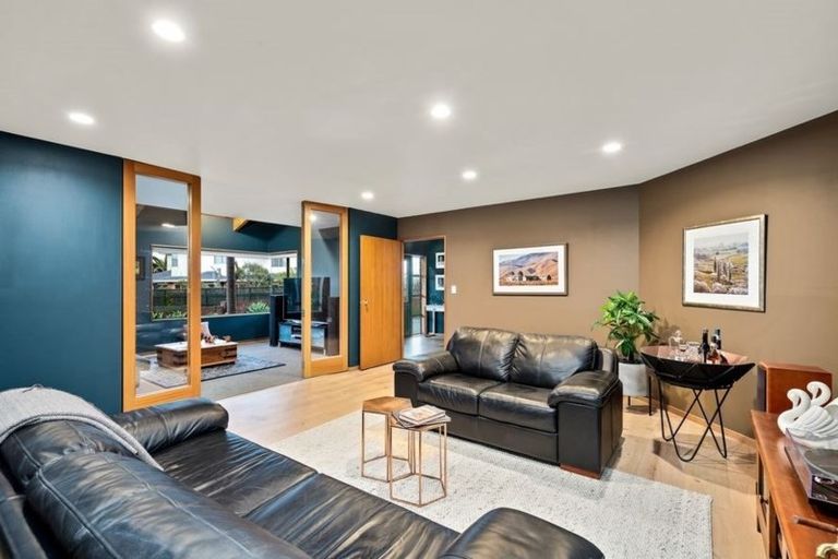 Photo of property in 32 Seacrest Drive, West Harbour, Auckland, 0618