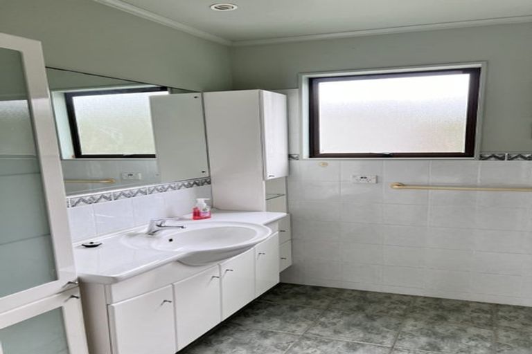 Photo of property in 93 Oliver Road, Eastern Beach, Auckland, 2012