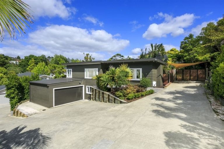 Photo of property in 102 Beach Road, Castor Bay, Auckland, 0620