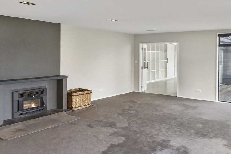 Photo of property in 54 Maffeys Road, Mount Pleasant, Christchurch, 8081