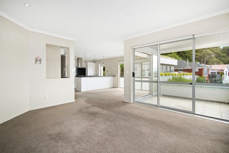 Photo of property in 2/275 Karaka Bay Road, Karaka Bays, Wellington, 6022