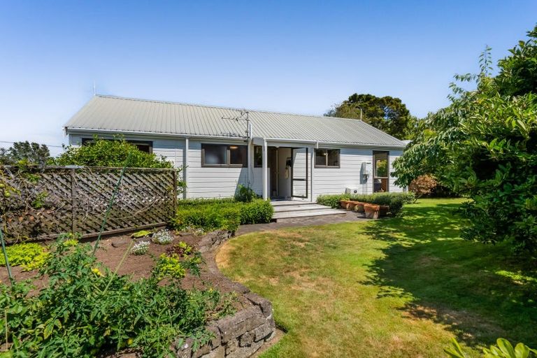 Photo of property in 301 Mangorei Road, Merrilands, New Plymouth, 4312