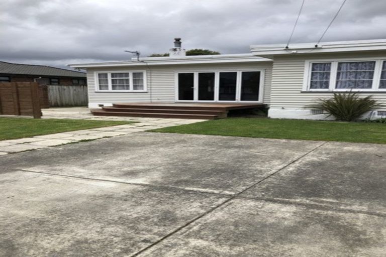 Photo of property in 10 Oxford Crescent, Ebdentown, Upper Hutt, 5018