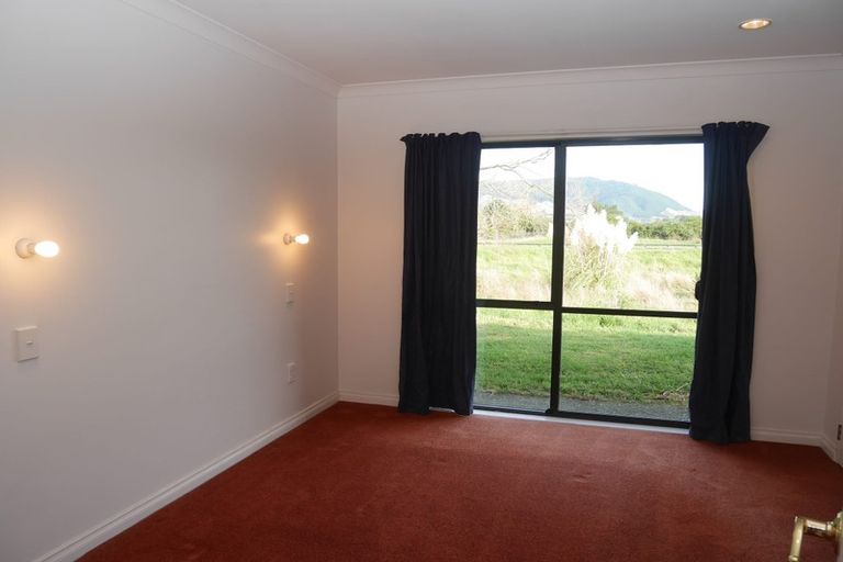 Photo of property in 12 Te Horo Beach Road, Te Horo, Otaki, 5581