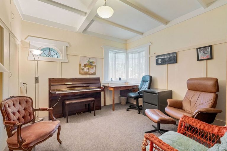 Photo of property in 2 Kent Road, Regent, Whangarei, 0112