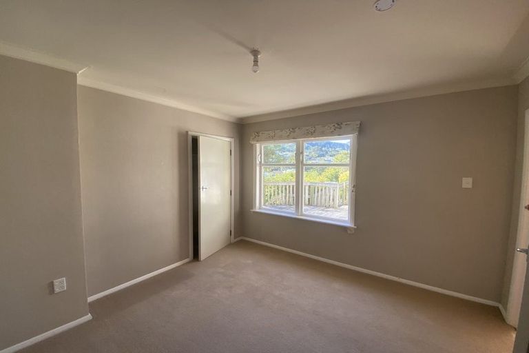Photo of property in 11 Huia Street, Tawa, Wellington, 5028