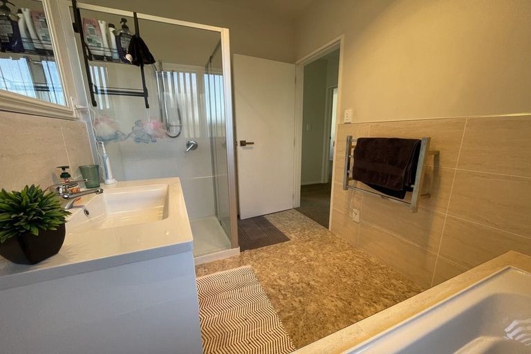 Photo of property in 13 Treestump Road, Takanini, 2112