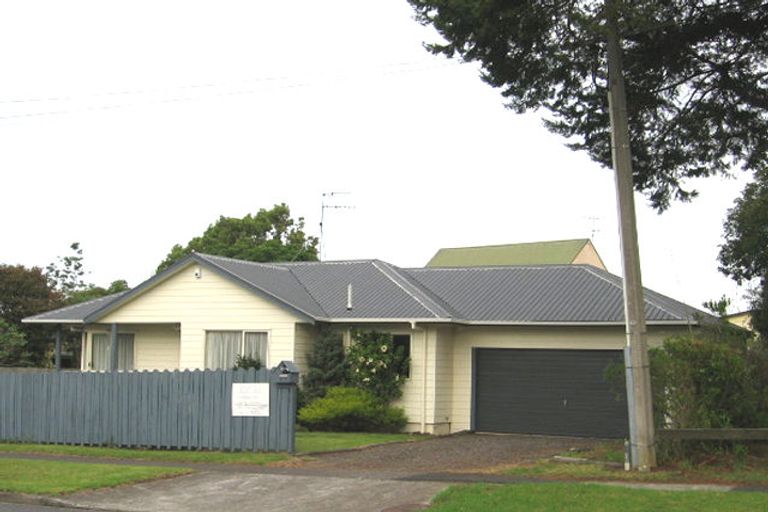 Photo of property in 4/283 Royal Road, Massey, Auckland, 0614