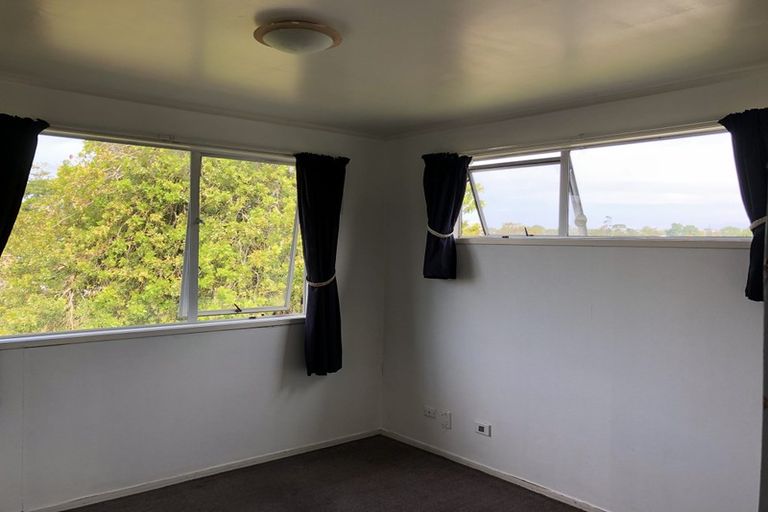 Photo of property in 27 Lisa Rise, Half Moon Bay, Auckland, 2012