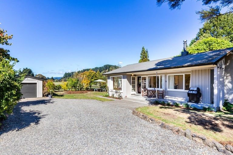 Photo of property in 9 Te Herekiekie Street, Turangi, 3334