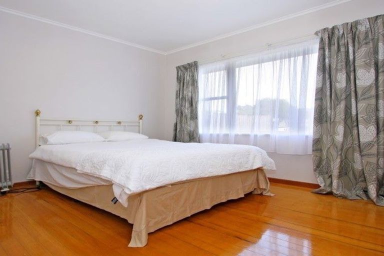 Photo of property in 10 Thompson Terrace, Manurewa, Auckland, 2102