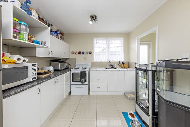 Photo of property in 136 Chichester Drive, Rosehill, Papakura, 2113