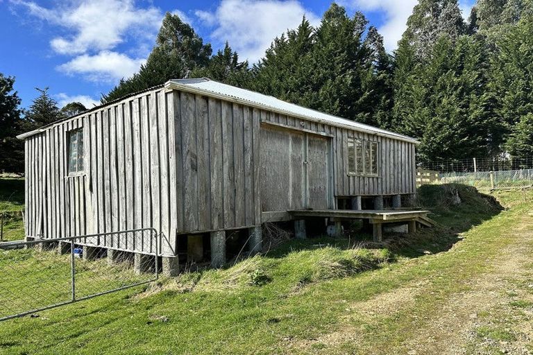 Photo of property in 140 Three Mile Hill Road, North Taieri, 9076