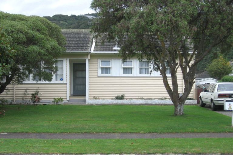 Photo of property in 15 Milne Crescent, Taita, Lower Hutt, 5011