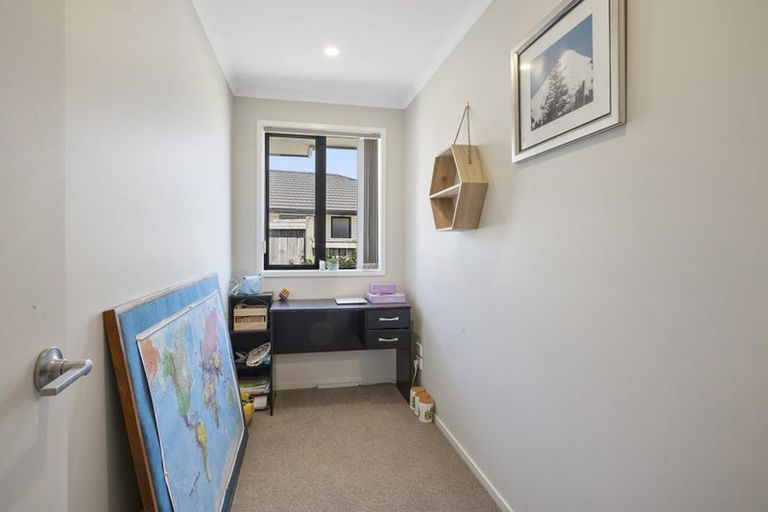 Photo of property in 48 Magnolia Drive, Westown, New Plymouth, 4310