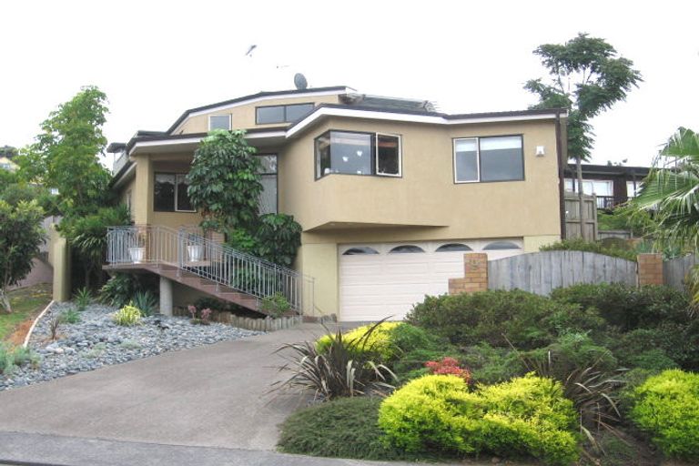 Photo of property in 9 Rossmore Terrace, Murrays Bay, Auckland, 0630