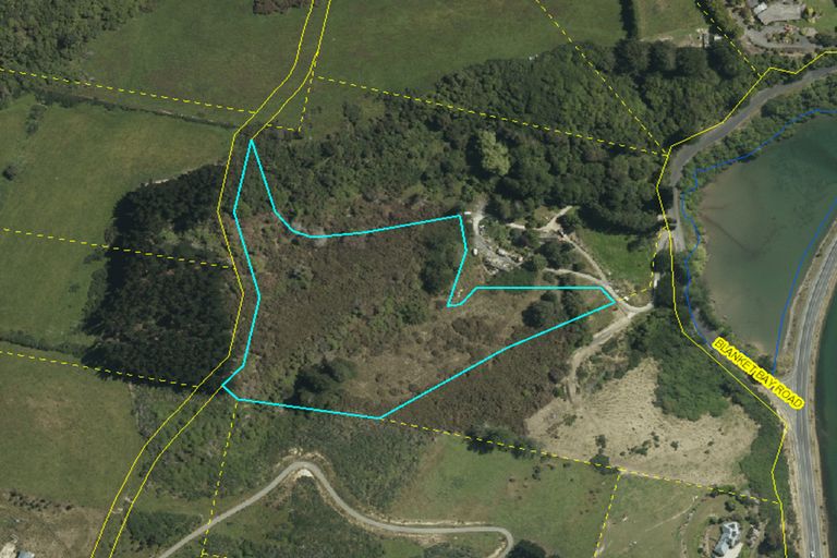 Photo of property in 21 Blanket Bay Road, Sawyers Bay, Port Chalmers, 9023