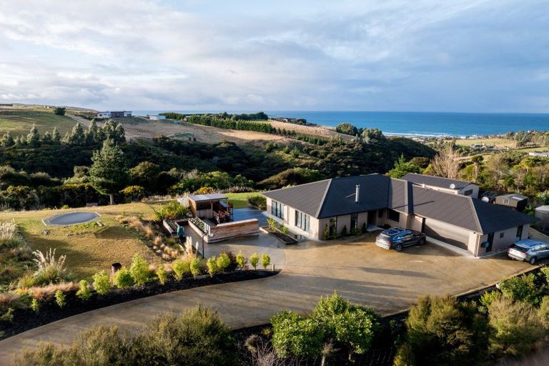 Photo of property in 32 Kayforce Road, Ocean View, Dunedin, 9035