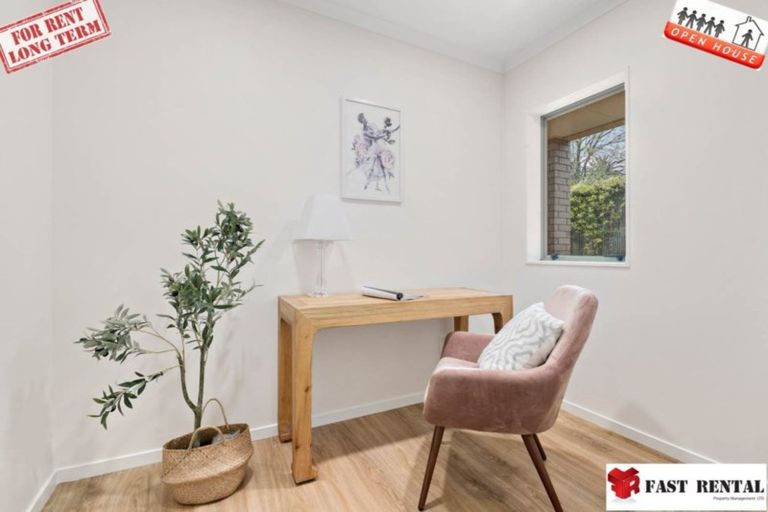 Photo of property in 1/12 Wernham Place, Northcote, Auckland, 0626