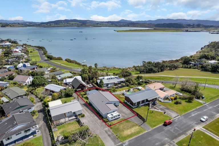 Photo of property in 16 Pah Road, Onerahi, Whangarei, 0110