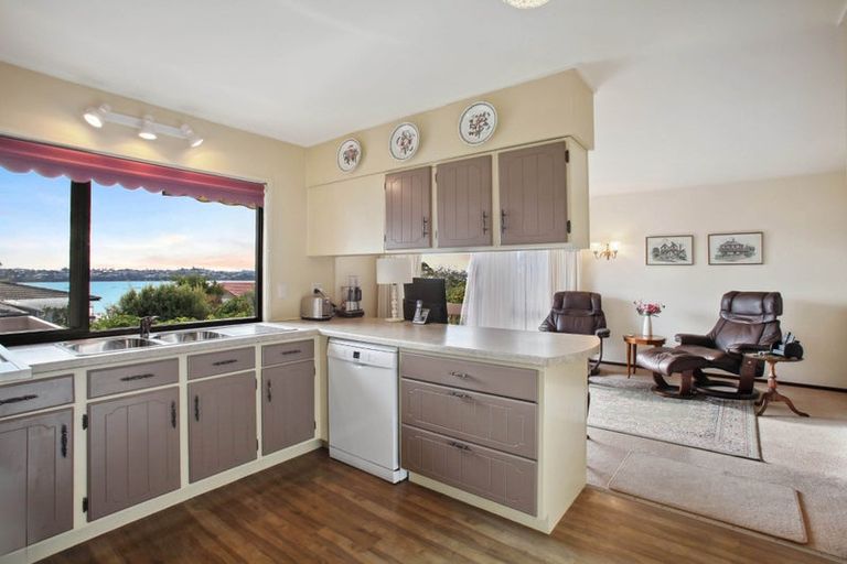 Photo of property in 5 Essington Place, Half Moon Bay, Auckland, 2012