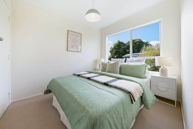 Photo of property in 1/20 Celeste Place, Totara Vale, Auckland, 0627