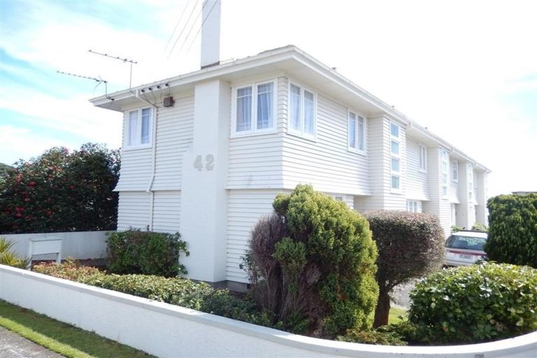 Photo of property in 42 Fulford Street, New Plymouth, 4310