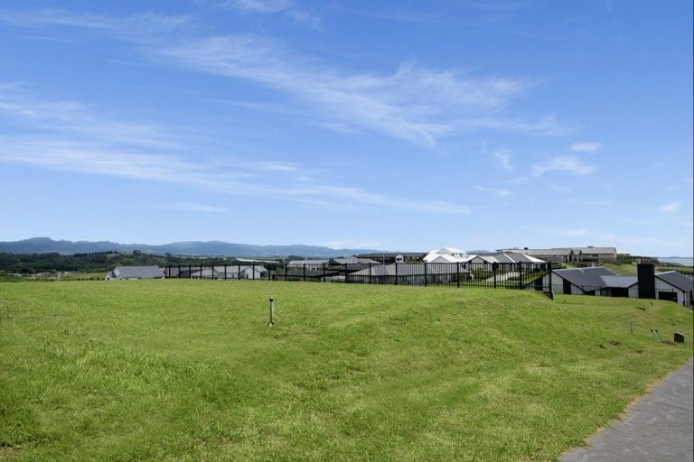 Photo of property in 8 Kuaka Rise, Omokoroa, 3114