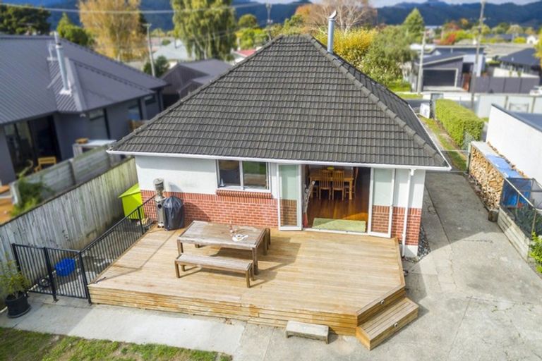 Photo of property in 3 Ruahine Street, Trentham, Upper Hutt, 5018