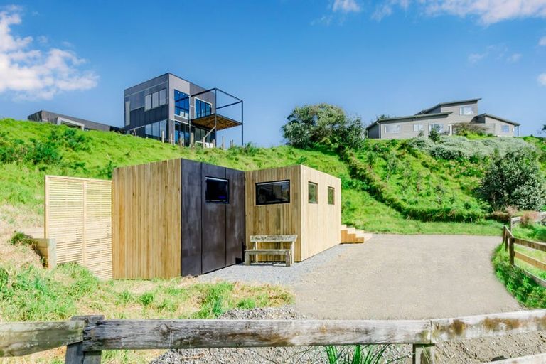 Photo of property in 22 Flaxmere Street, Waikanae Beach, Waikanae, 5036