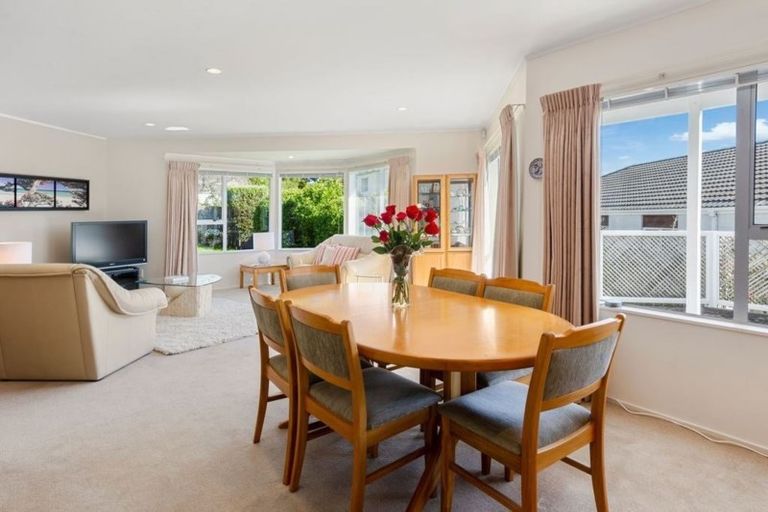 Photo of property in 5 Rimu Rise, Albany, Auckland, 0632