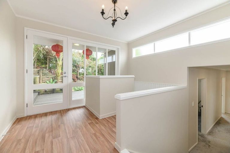 Photo of property in 6 Anchor Place, Beach Haven, Auckland, 0626