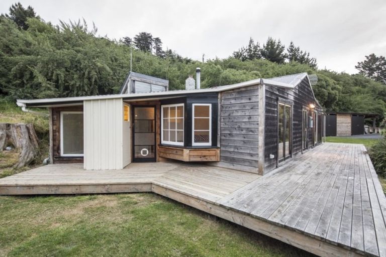 Photo of property in Kaimata Retreat, 297 Cape Saunders Road, Cape Saunders, Dunedin, 9077