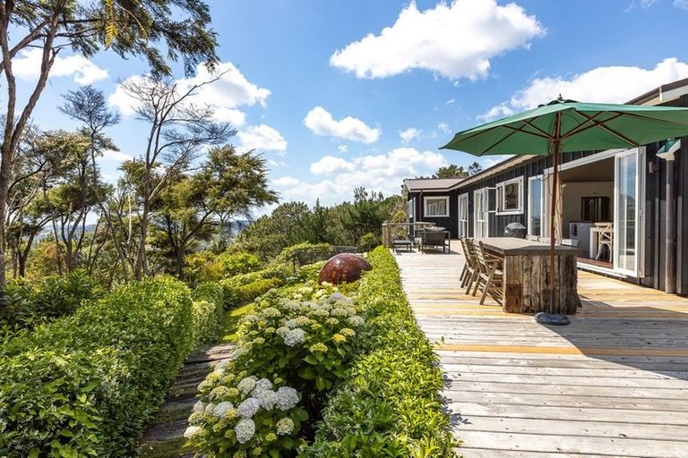 Photo of property in 373 Paremoremo Road, Paremoremo, Auckland, 0632
