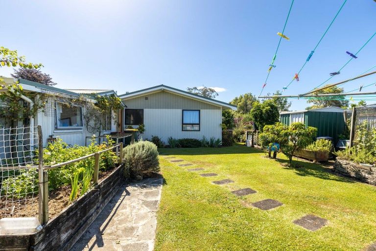 Photo of property in 30 Takiroa Street, Urenui, 4375